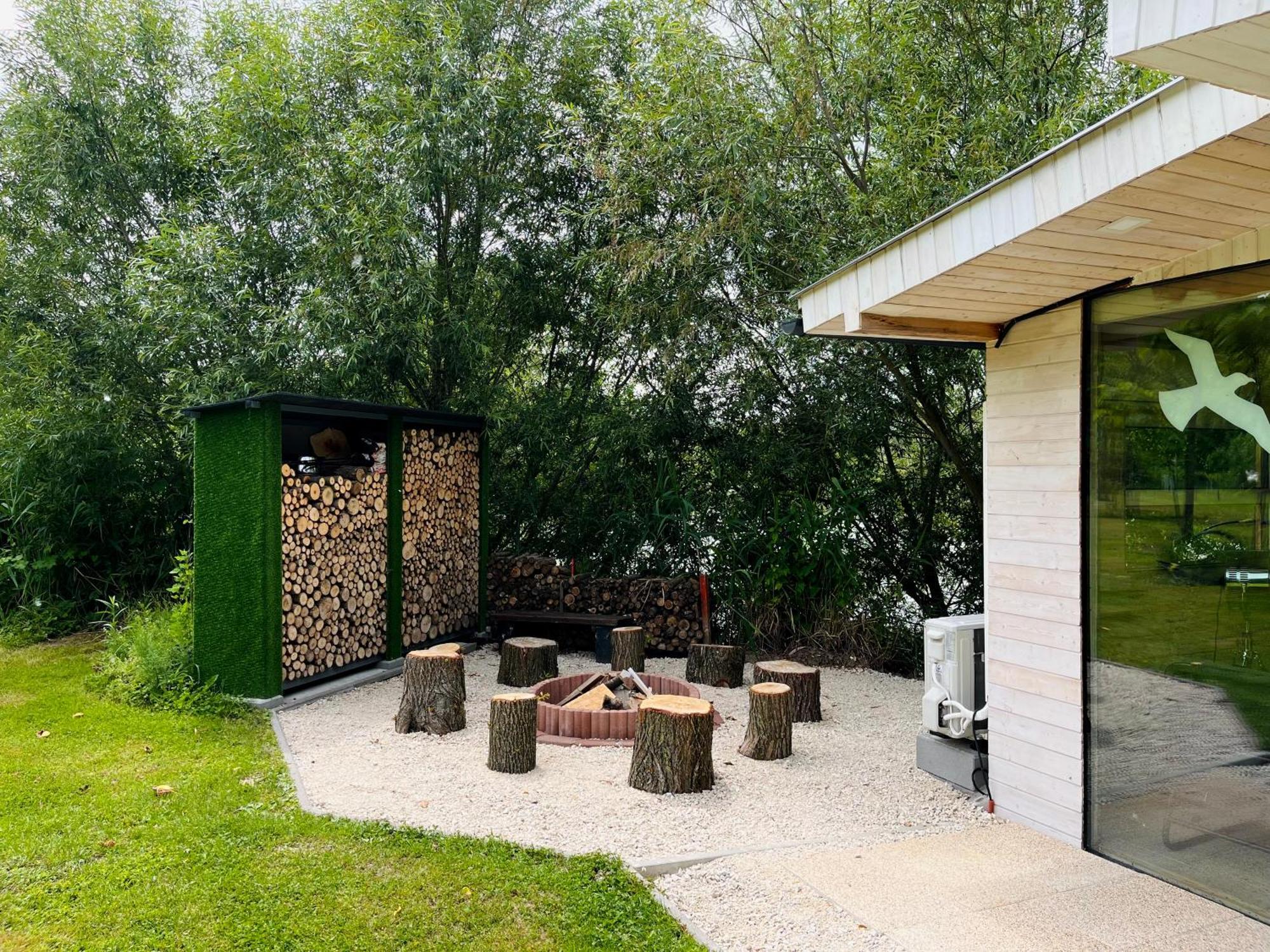 Domeglamping At Fishinglake Sagvar Exterior photo
